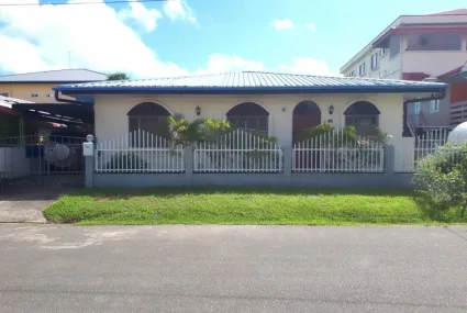 Bungalow / Amazon Basin – Paramaribo | Suriname