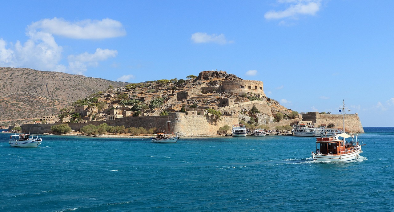 Santorini & Cyclades Sailing