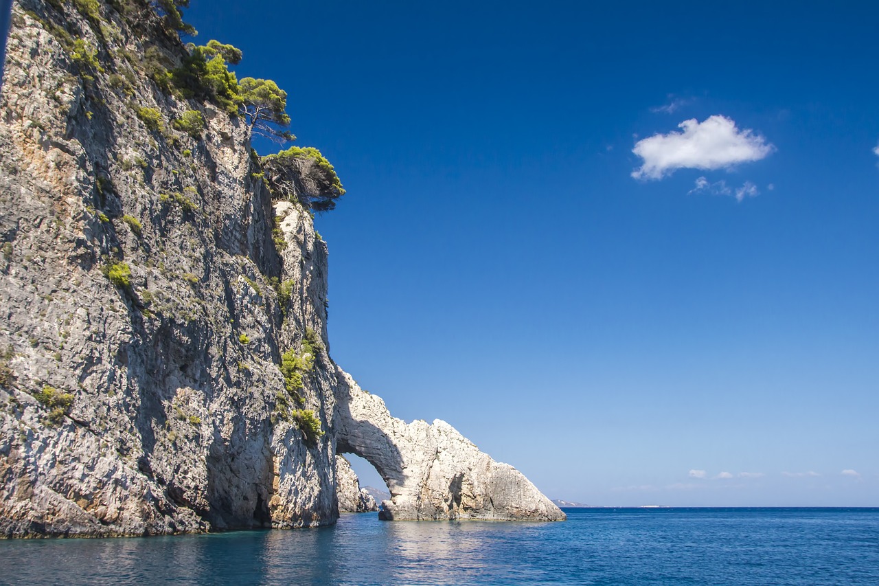 Santorini & Cyclades Sailing
